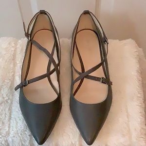 Nine West ballet flats with crisscross buckle straps. Grey color. Size 10